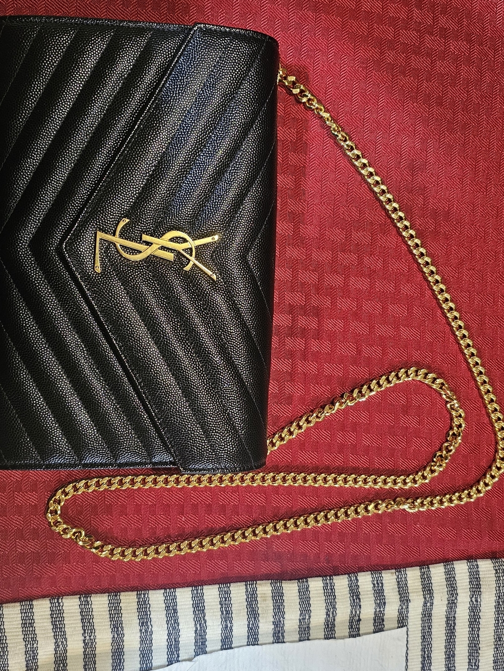 Saint Laurent Black Quilted Chevron Wallet with Gold YSL Logo - Picture 3 of 11